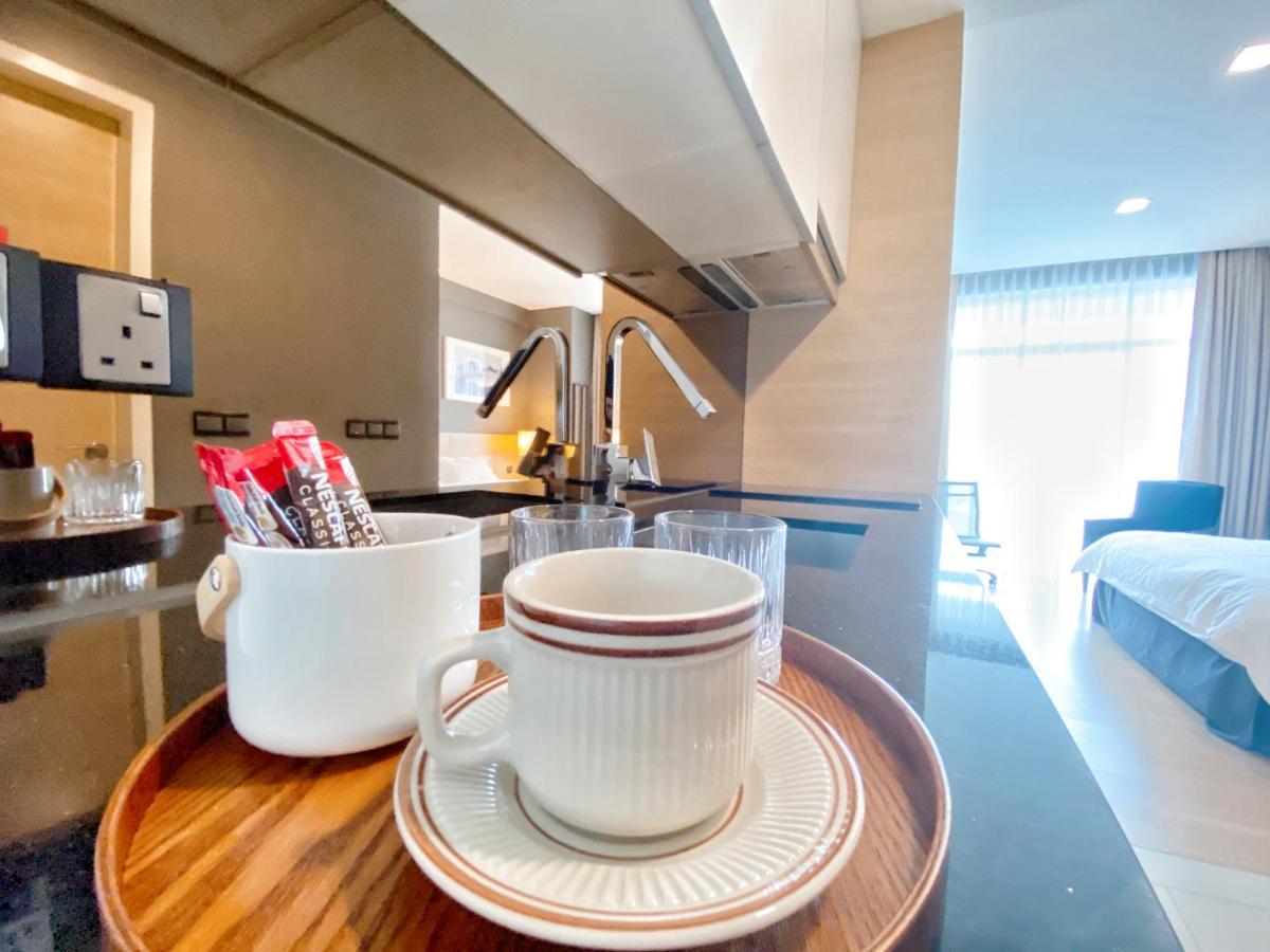 Straits Suite By C Homestay Малакка Экстерьер фото