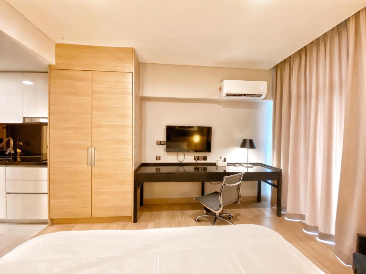 Straits Suite By C Homestay Малакка Экстерьер фото