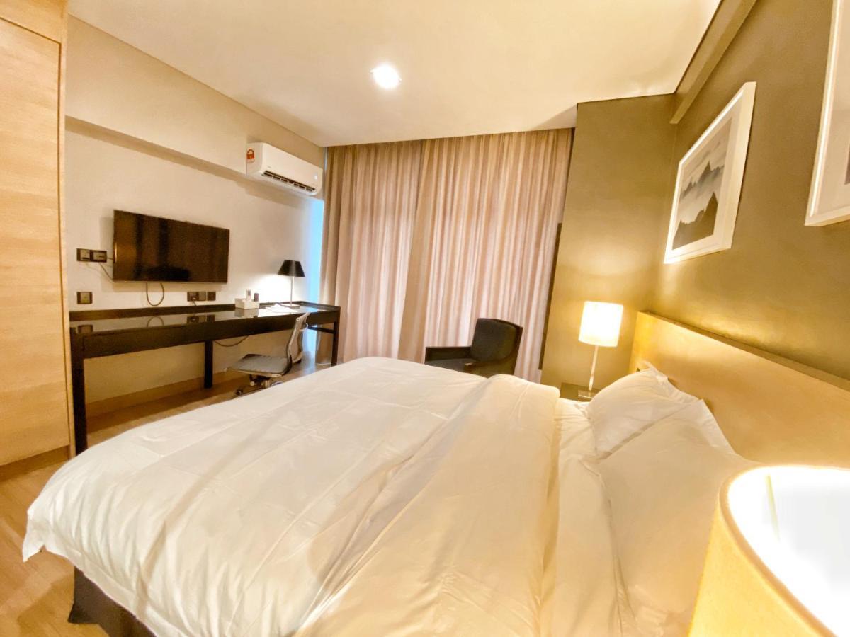 Straits Suite By C Homestay Малакка Экстерьер фото