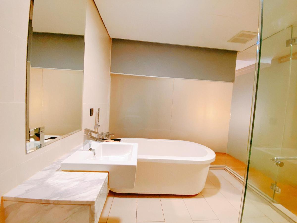 Straits Suite By C Homestay Малакка Экстерьер фото