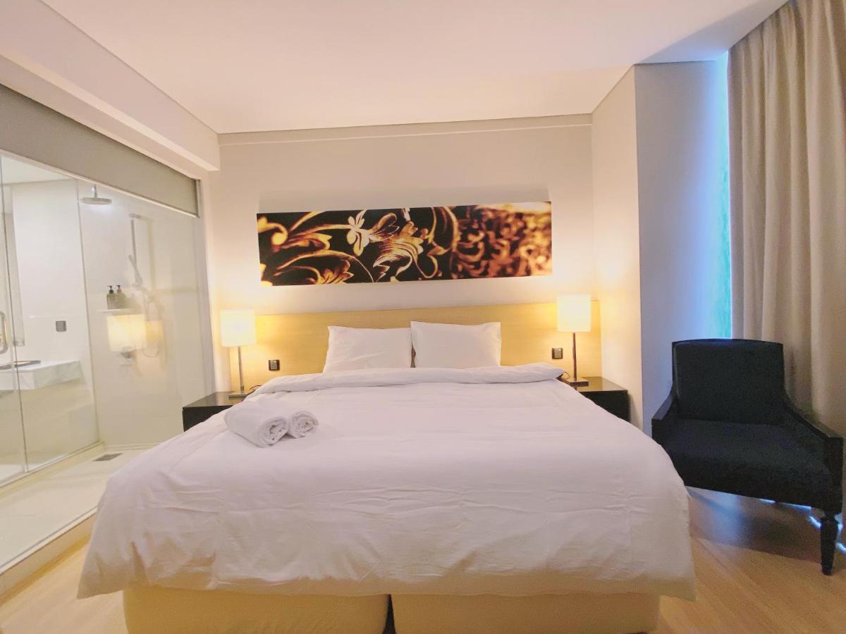 Straits Suite By C Homestay Малакка Экстерьер фото