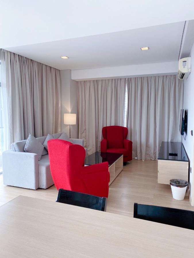 Straits Suite By C Homestay Малакка Экстерьер фото